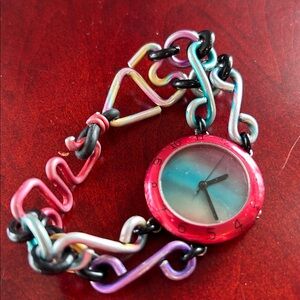 Vintage round watch Working battery Multicolored stylish abstract bracelet watch